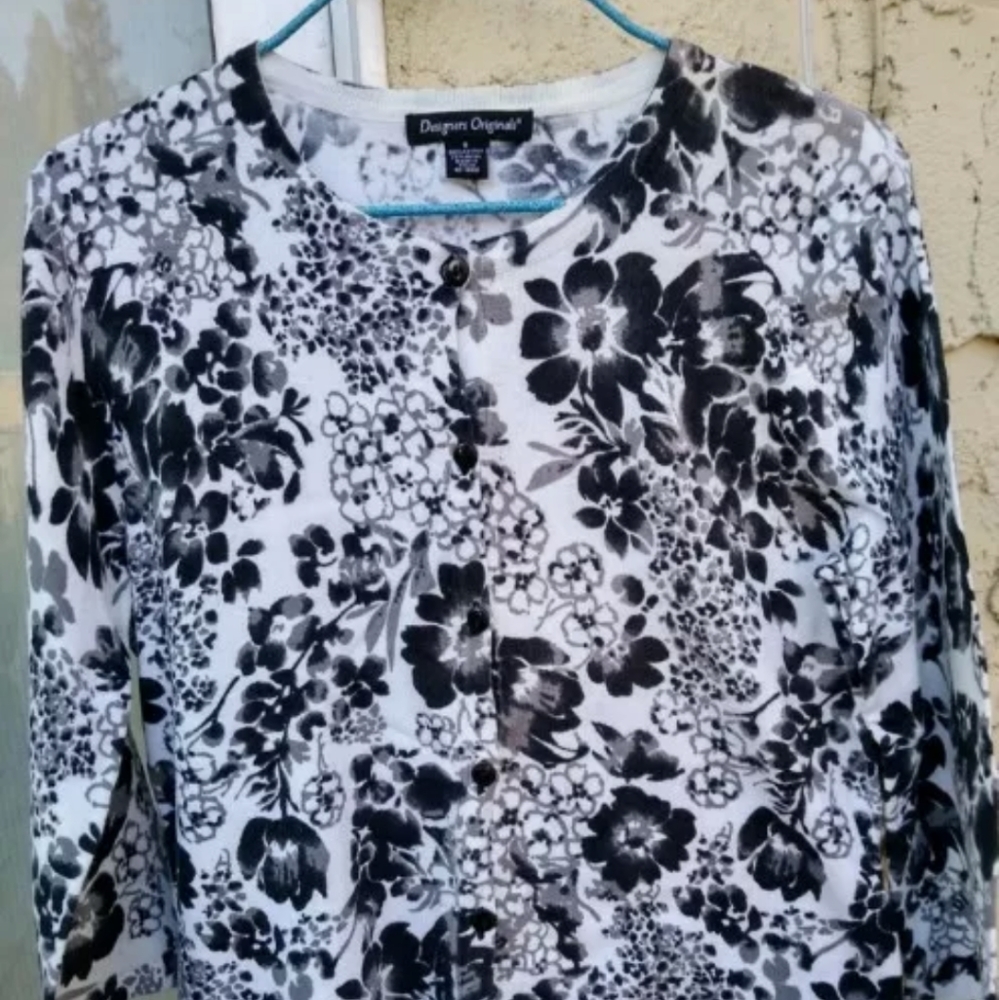 DESIGNERS ORIGINAL Small Cardigan Sweater